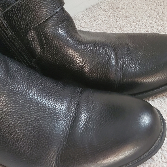 Wide calf tall black leather boots - Picture 2 of 4